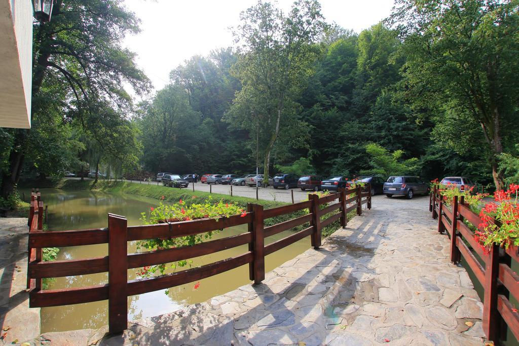 Guest House Lacul Linistit Moneasa Luaran gambar